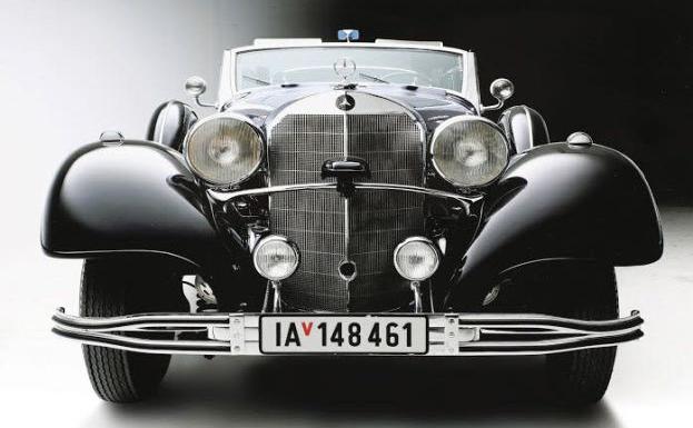 Un antiguo Mercedes subastado que perteneció a Hitler.