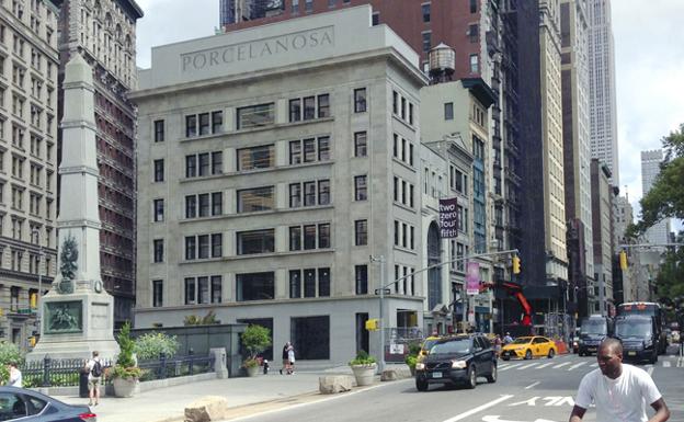 El edificio de Porcelanosa en la Quinta Avenida de Nueva York.