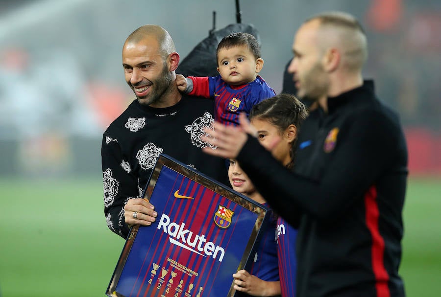 El Barcelona estará en las semifinales de la Copa del Rey tras vencer al Espanyol por 2-0 en el Camp Nou (2-1 global). Los azulgrana se adelantaron con Suárez y Messi puso la sentencia. El partido también estuvo marcado por la despedida a Javier Mascherano y el debut de Philippe Coutinho.