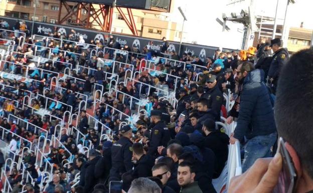 150 Ultras Sur se ‘cuelan’ en Mestalla