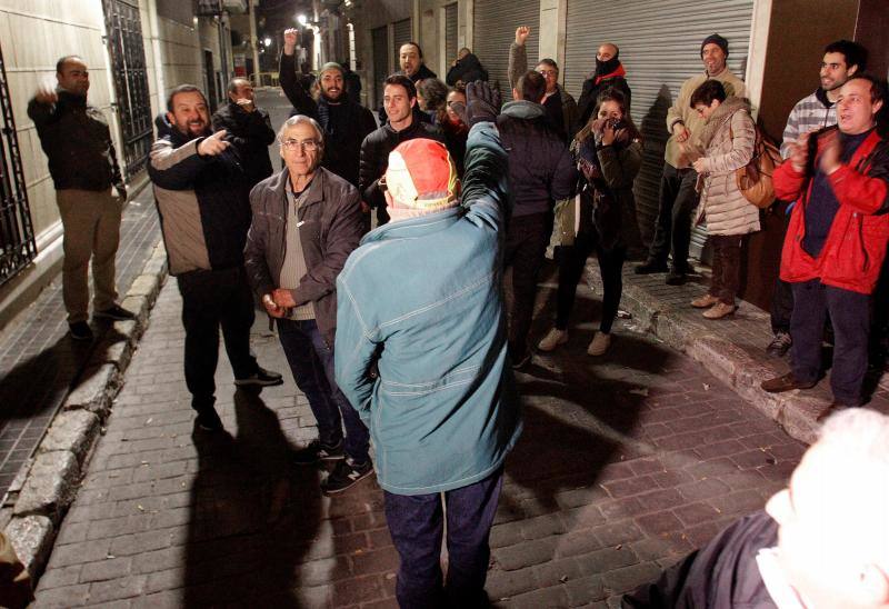 Fotos de la retirada de la cruz franquista de Callosa de Segura