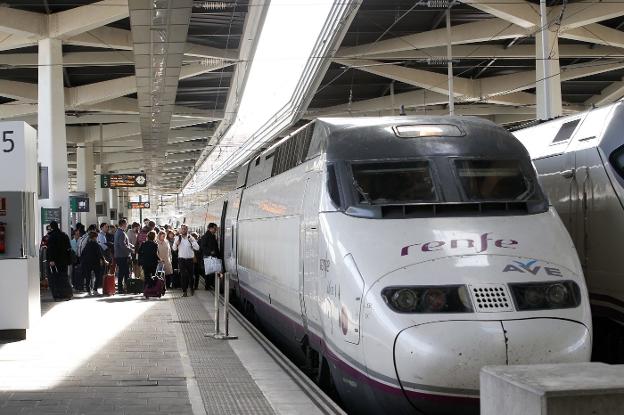 Uno de los AVE que cubre el trayecto Castellón-Madrid. 
