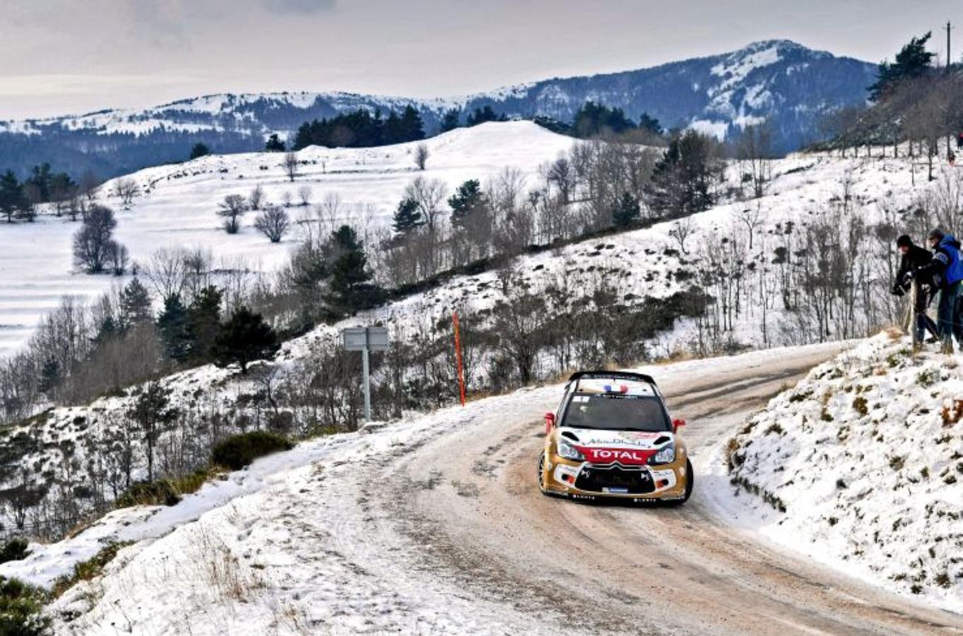 Ya van 86 ediciones del rally más famoso y glamuroso del mundo, el cual parte de Montecarlo y, como es tradición, la nieve ha sido uno de los protagonistas. Las otras estrellas fueron el francés Sebastien Ogier, vencedor de la prueba, y Carlos Sainz Jr, que debutó en los rallies de la mano de Renault.