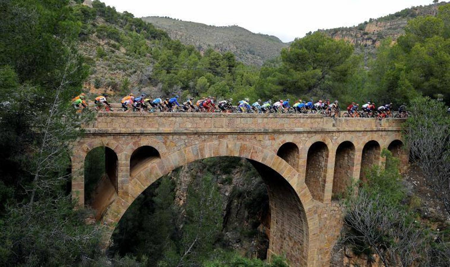 La 69ª edición de la Volta Ciclista a la Comunitat Valenciana que ha comenzado con la etapa Oropesa-Peñíscola