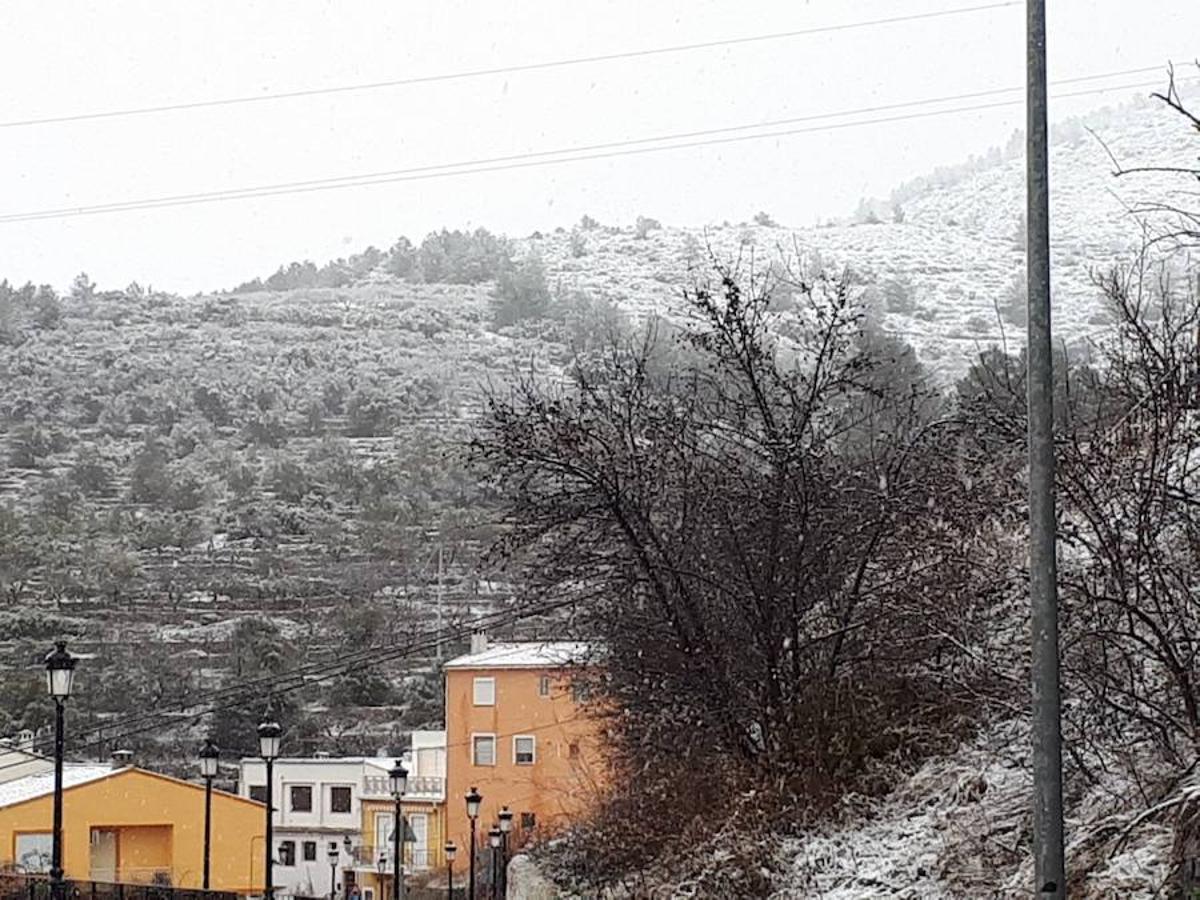 Fotos de nieve en la provincia de Alicante y de Valencia