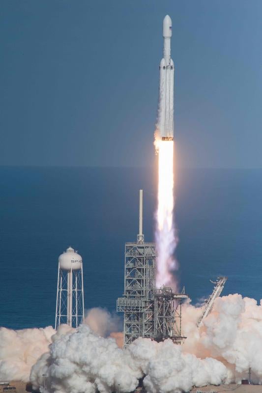 El lanzamiento del Falcon Heavy, en imágenes