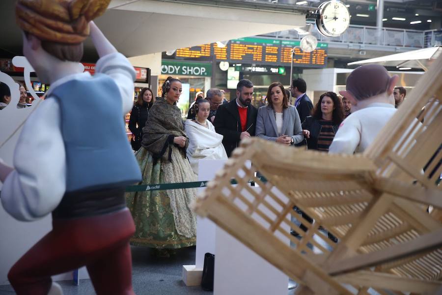 Fotos de la inauguración de la falla instalada en la estación de Atocha en Madrid