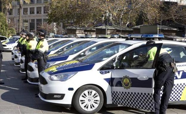 240 policías locales quieren trabajar en Valencia en Fallas