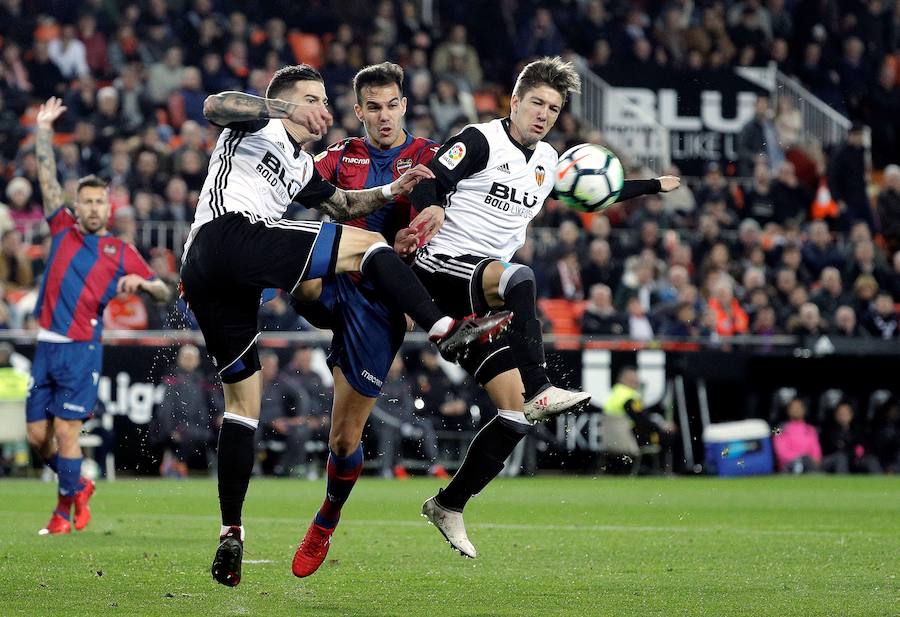 Estas son las imágenes que deja el derbi en Mestalla, jornada 23 de la Liga