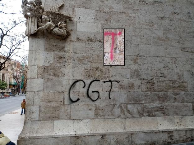 Caligrafía. En la imagen superior, que corresponde a la Lonja, la letra 'T' en rojo es la que aparecía en una pintada en las torres de Quart en agosto de 2017. Abajo, las cuatro tienen el mismo origen y son idénticas al grafiti del puente del Mar. 