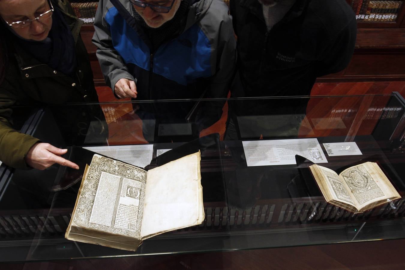 Fotos: Fotos de las joyas manuscritas e incunables de la exposición de la Universitat de València