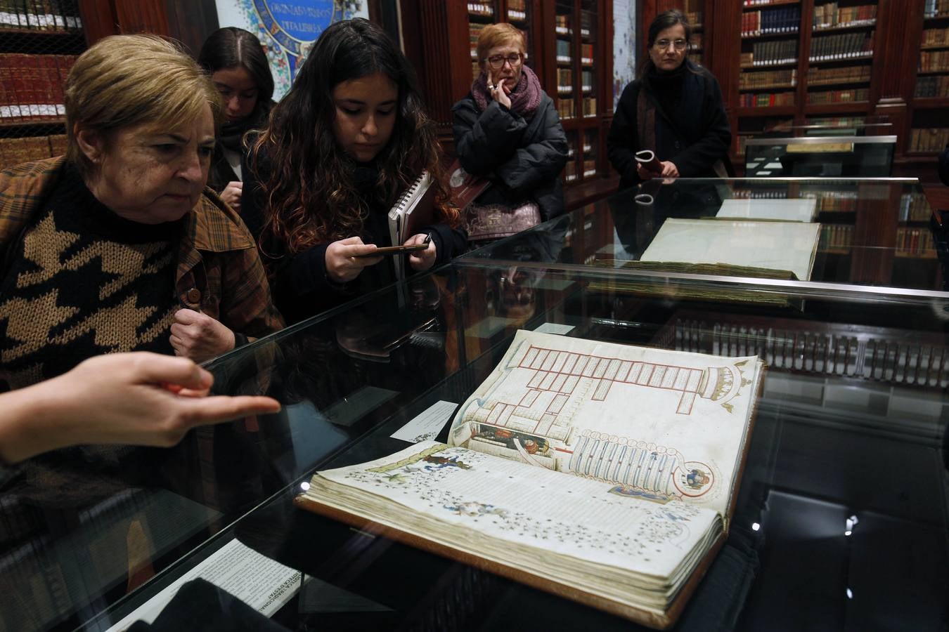 Fotos: Fotos de las joyas manuscritas e incunables de la exposición de la Universitat de València