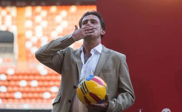 Kempes: «Si voy al Centenario no estaré en el palco»