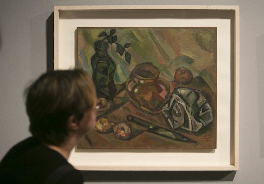 Mañana verá la luz la exposición 'Joan Miró, orden y desorden' en el IVAM. Una muestra que explora la trayectoria del artista catalán a través de 200 obras: pinturas, esculturas, dibujos, cerámicas, carteles y piezas vinculadas a las artes escénicas.