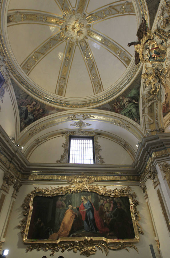 La iglesia de San Nicolás, considerada "la Capilla Sixtina valenciana" tras su recuperación pictórica y estructural de los últimos años, luce ya la restauración y el reagrupamiento cronológico también de su Capilla de la Comunión, una obra del siglo XVIII que arrastraba décadas de deterioro. Los trabajos de restauración de la capilla han concluido tras nueve meses y una inversión de un millón de euros financiados por la Fundación Hortensia Herrero, que lleva invertidos ya 5,5 millones en los últimos seis años en esta iglesia. La Capilla de la Comunión data de 1760 y aunque ha sido restaurada a principios del siglo XX, era "evidente su deterioro progresivo desde los años 30" y en ella pueden verse dos cúpulas sucesivas, "algo que no sucede en ninguna otra capilla valenciana". 