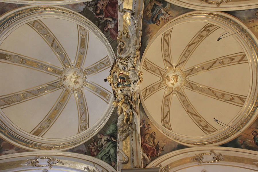 La iglesia de San Nicolás, considerada "la Capilla Sixtina valenciana" tras su recuperación pictórica y estructural de los últimos años, luce ya la restauración y el reagrupamiento cronológico también de su Capilla de la Comunión, una obra del siglo XVIII que arrastraba décadas de deterioro. Los trabajos de restauración de la capilla han concluido tras nueve meses y una inversión de un millón de euros financiados por la Fundación Hortensia Herrero, que lleva invertidos ya 5,5 millones en los últimos seis años en esta iglesia. La Capilla de la Comunión data de 1760 y aunque ha sido restaurada a principios del siglo XX, era "evidente su deterioro progresivo desde los años 30" y en ella pueden verse dos cúpulas sucesivas, "algo que no sucede en ninguna otra capilla valenciana". 