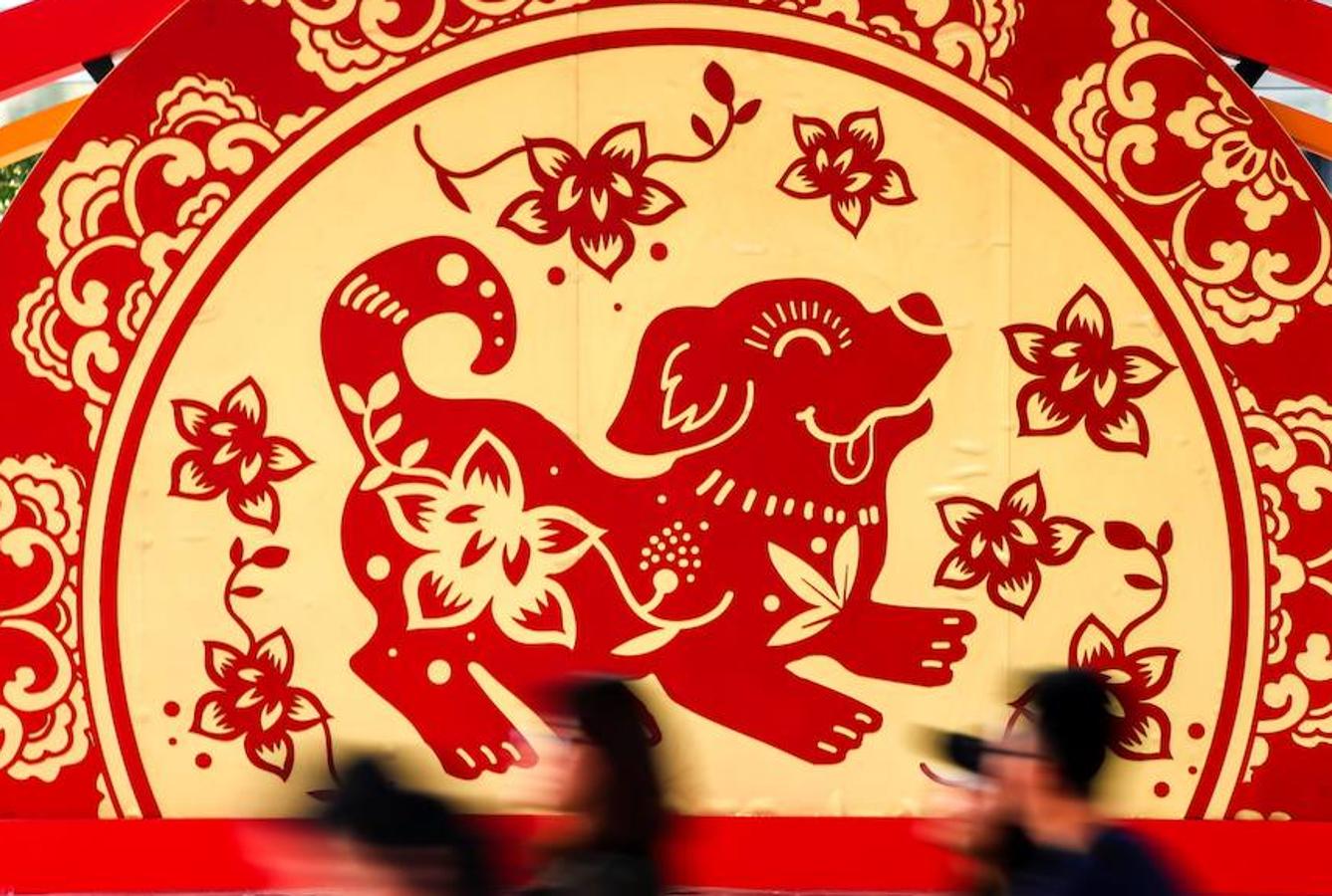 El Año Nuevo Chino es la fiesta tradicional más importante del país asiático y se celebra cada 16 de febrero. Tradición, color y fuegos artificiales protagonizan una de las celebraciones más multitudinarias del mundo. La comunidad china en la actualidad concentra la quinta parte de la población mundial. 