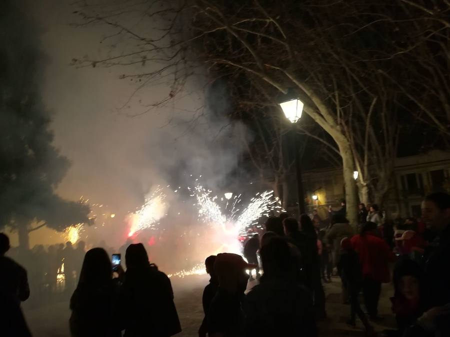 El barrio de Valencia celebra los días previos a la festividad de su patrona. Hoy ha tenido lugar el correfoc por las calles del casco antiguo. El programa de actos para este fin de semana es el siguiente: sábado: guitarrà y cant d'estil; domingo: alborada a la medianoche, volteo de campanas y disparo pirotécnico por la mañana y ofrenda a las 18 horas; lunes: misa de descubrir a las 06:30 horas, traslado de la imagen a mediodía, mascletà en la plaza Badajoz a las 14 horas, procesión a las 20 horas y disparo de fuegos artificiales a las 22 horas.