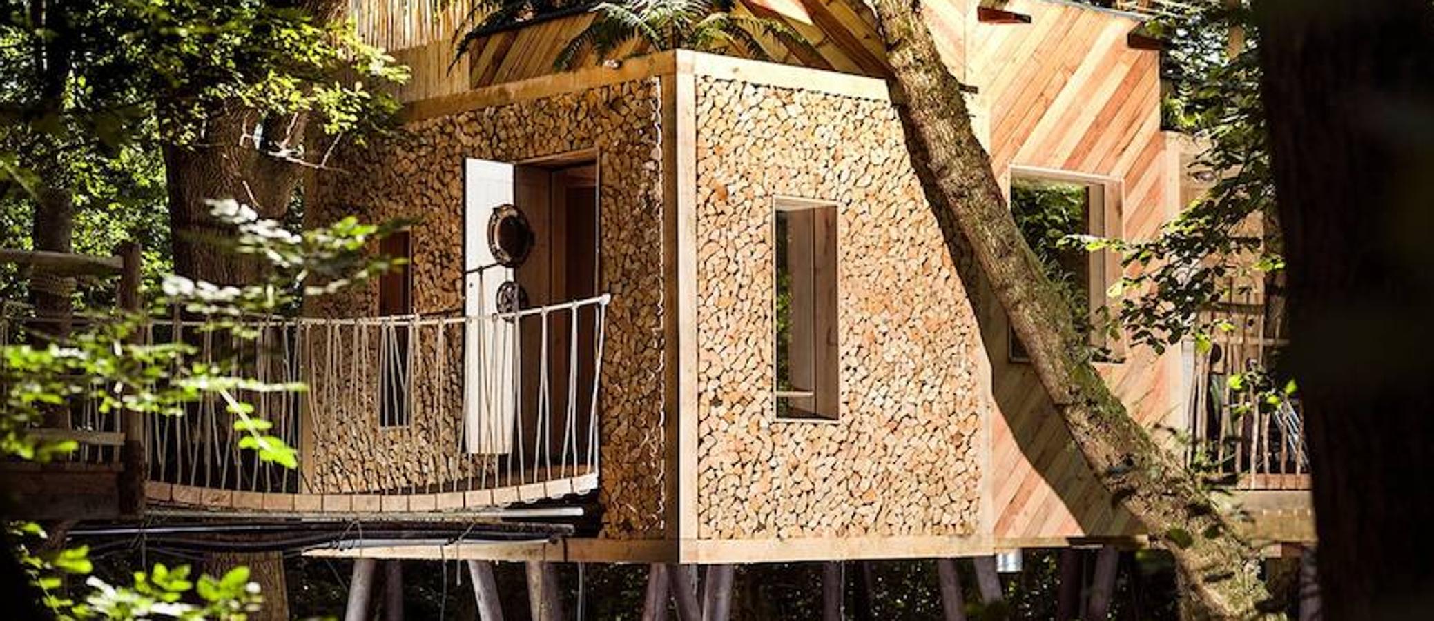 The Woodman's Treehouse. La casa de árbol más lujosa del mundo se localiza en el condado de Dorset, Inglaterra. 1.100 euros es el precio que se tiene que pagar para hospedarse una semana en este "reino privado".