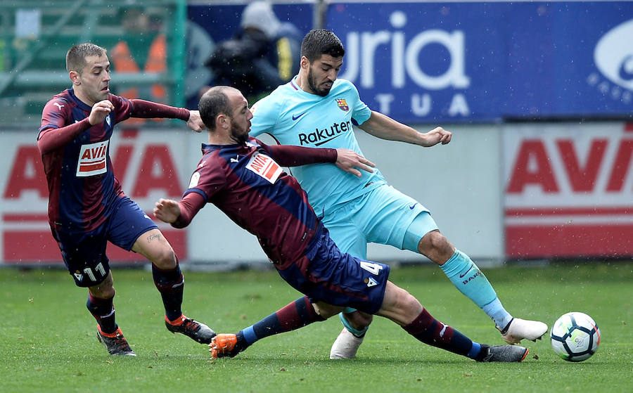 Tras dos empates consecutivos, el líder se reencontró con la victoria en Ipurua gracias a los tantos de Luis Suárez y Jordi Alba. 