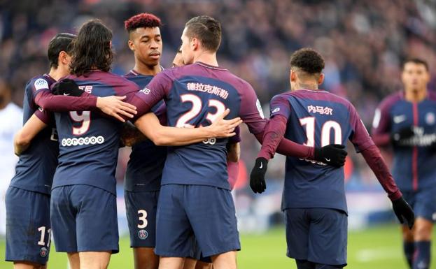 Los futbolistas del PSG celebran un gol en el partido ante el Estrasburgo. 