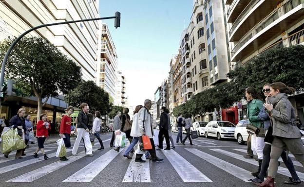 ¿Qué domingos y festivos abrirán a partir de ahora los comercios?