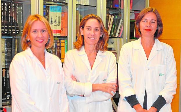 De izquierda a derecha, Ana García-Conde, Rocío Romero y Pilar Llombart.