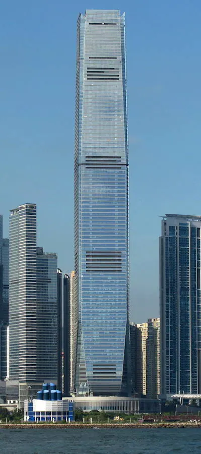 10. International Commerce Center Hong Kong, (China) | Fue construido en 2010 y mide 484 metros.