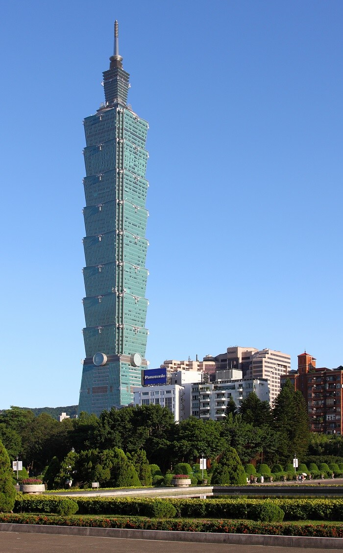 8.Taipei 101, Taipéi (República de China) | Fue construido en 2004 con un coste de 1.700 millones de dólares y mide 508 metros.