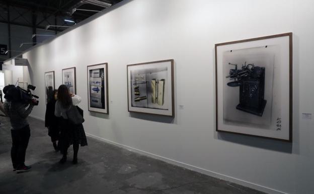 Instalación de la obra del artista Tomás Ruiz expuesta, en el espacio que ocupaba la polémica obra de Santiago Sierra.