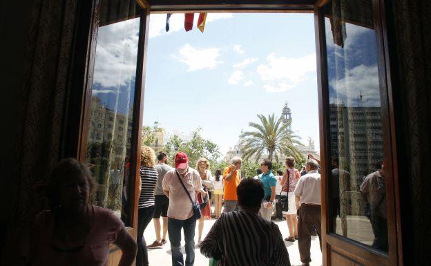 Balcón del ayuntamiento de Valencia.