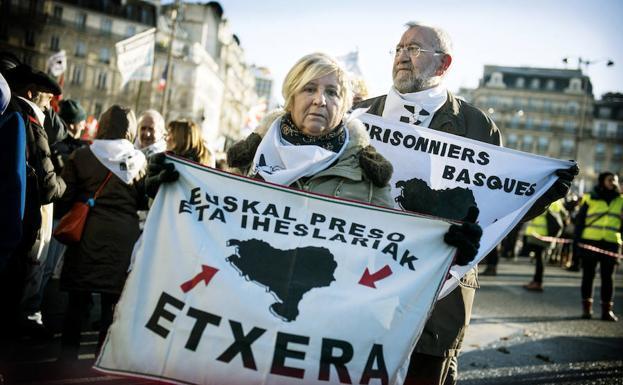Imagen de la manifestación que el 9 de diciembre pasado recorrió las calles de París en favor de los presos de ETA.