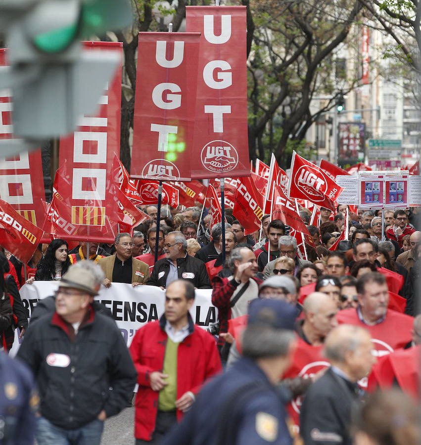 Mainfestación laboral encabezada por UGT en Valencia. 