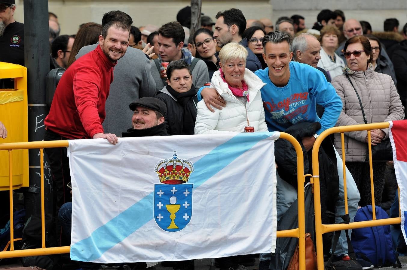 Fotos del público en la mascleta de hoy, 1 de marzo de 2018, la primera de estas Fallas, disparada por pirotecnia Peñarroja.