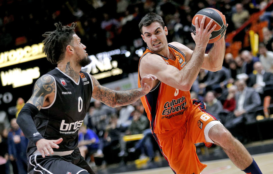 Estas son las imágenes que deja la victoria del conjunto taronja en partido de Euroliga en la Fonteta