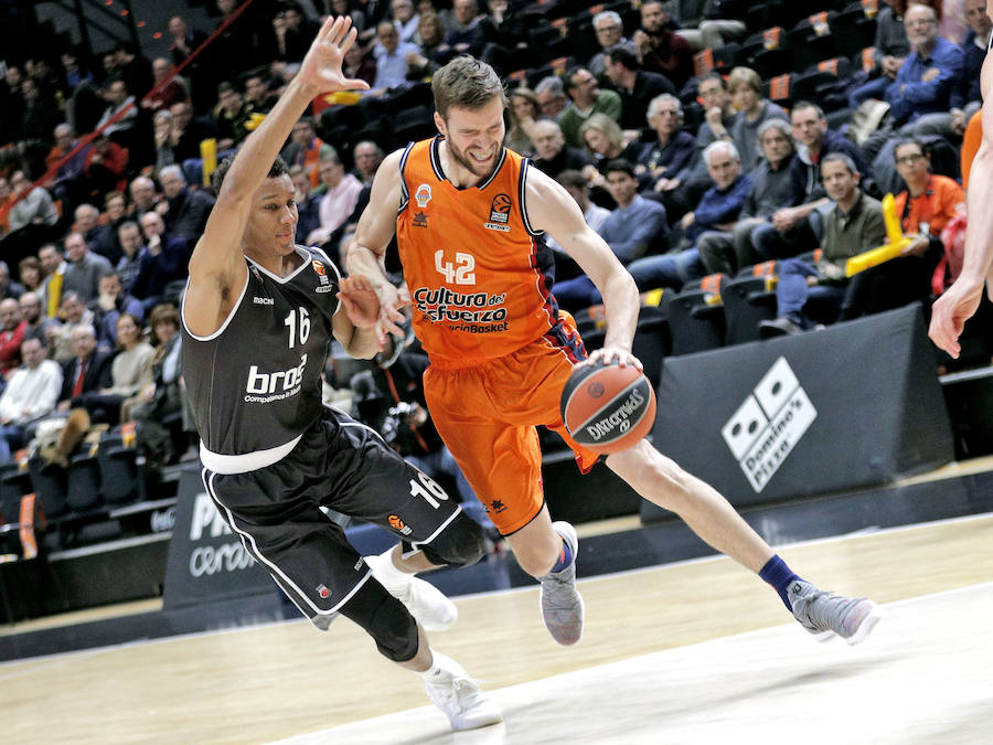 Estas son las imágenes que deja la victoria del conjunto taronja en partido de Euroliga en la Fonteta