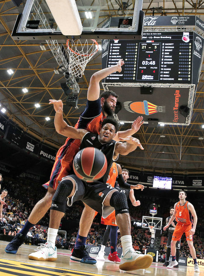 Estas son las imágenes que deja la victoria del conjunto taronja en partido de Euroliga en la Fonteta