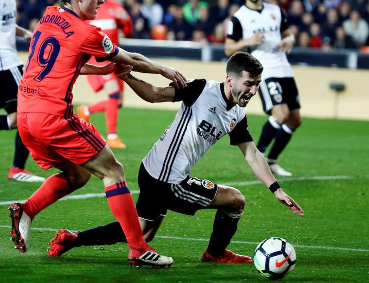 Gayà (6) Lateral izquierdo. Acumula muchos partidos en sus piernas. Se atrevió en ataque y cumplió en defensa.