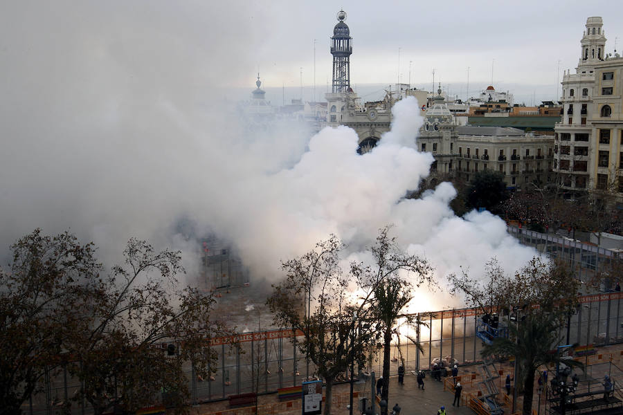 Fotos: Fotos de la mascletà del 2 de marzo a cargo de Pirotecnia Zaragozana