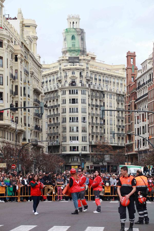 La pirotecnia madrileña Vulcano ha sido la encargada de disparar la mascletà de hoy, sábado 3 de marzo, en la plaza del Ayuntamiento de Valencia.