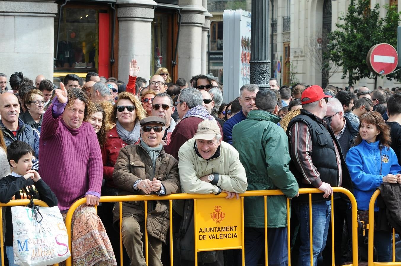 Fotos: Búscate en la mascletà de hoy, sábado 3 de marzo, disparada por Vulcano