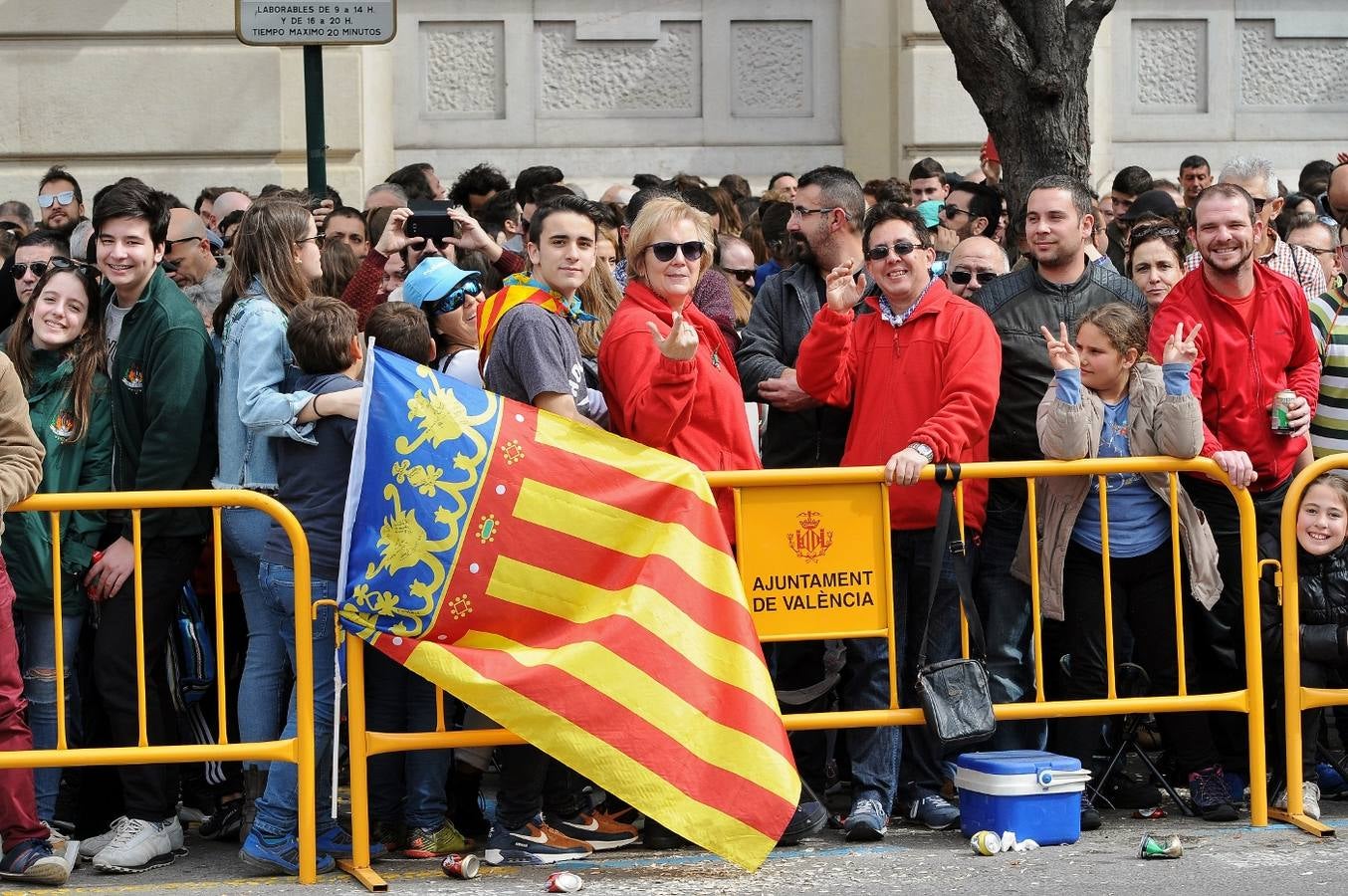 Fotos: Búscate en la mascletà de hoy, sábado 3 de marzo, disparada por Vulcano