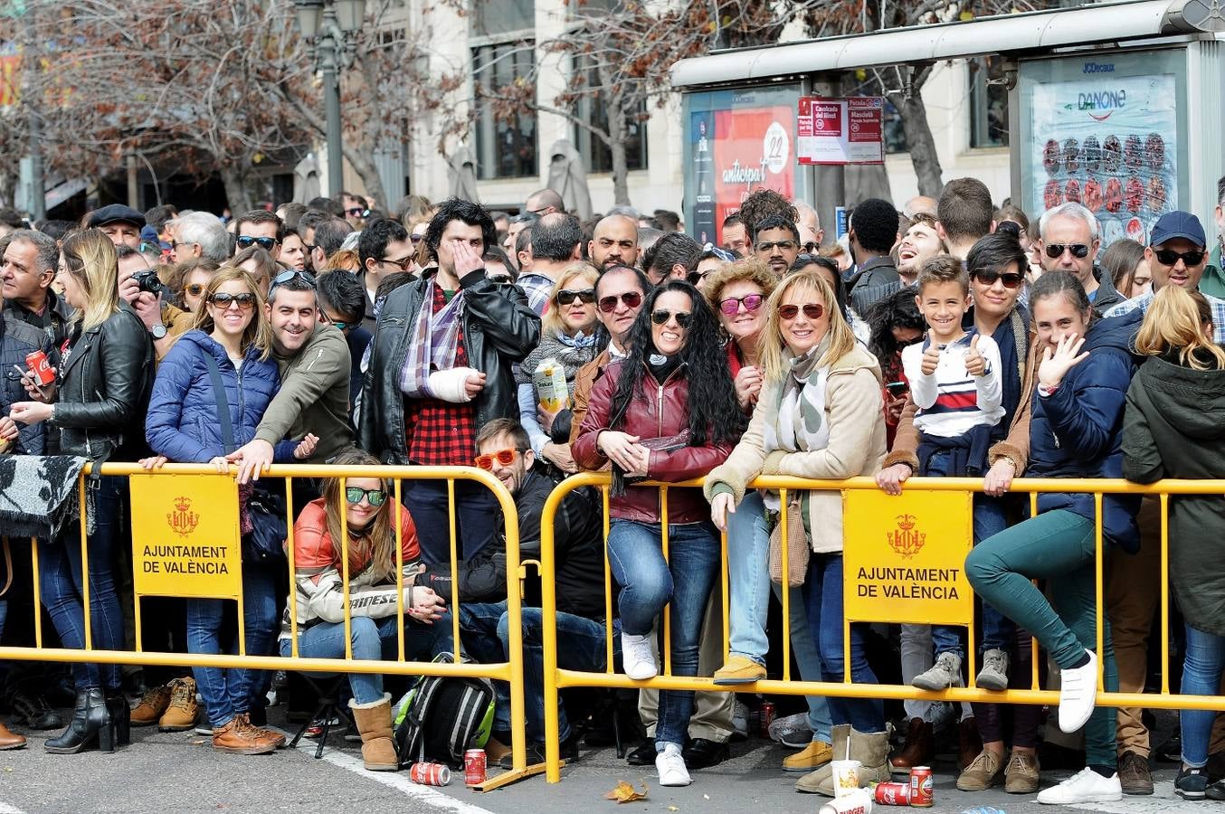 Fotos: Búscate en la mascletà de hoy, sábado 3 de marzo, disparada por Vulcano