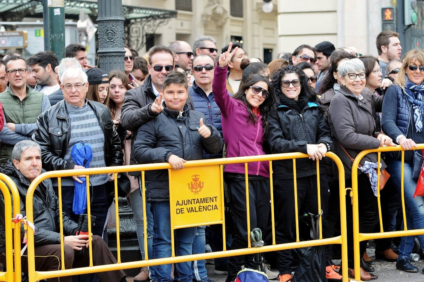 Fotos: Búscate en la mascletà de hoy, sábado 3 de marzo, disparada por Vulcano