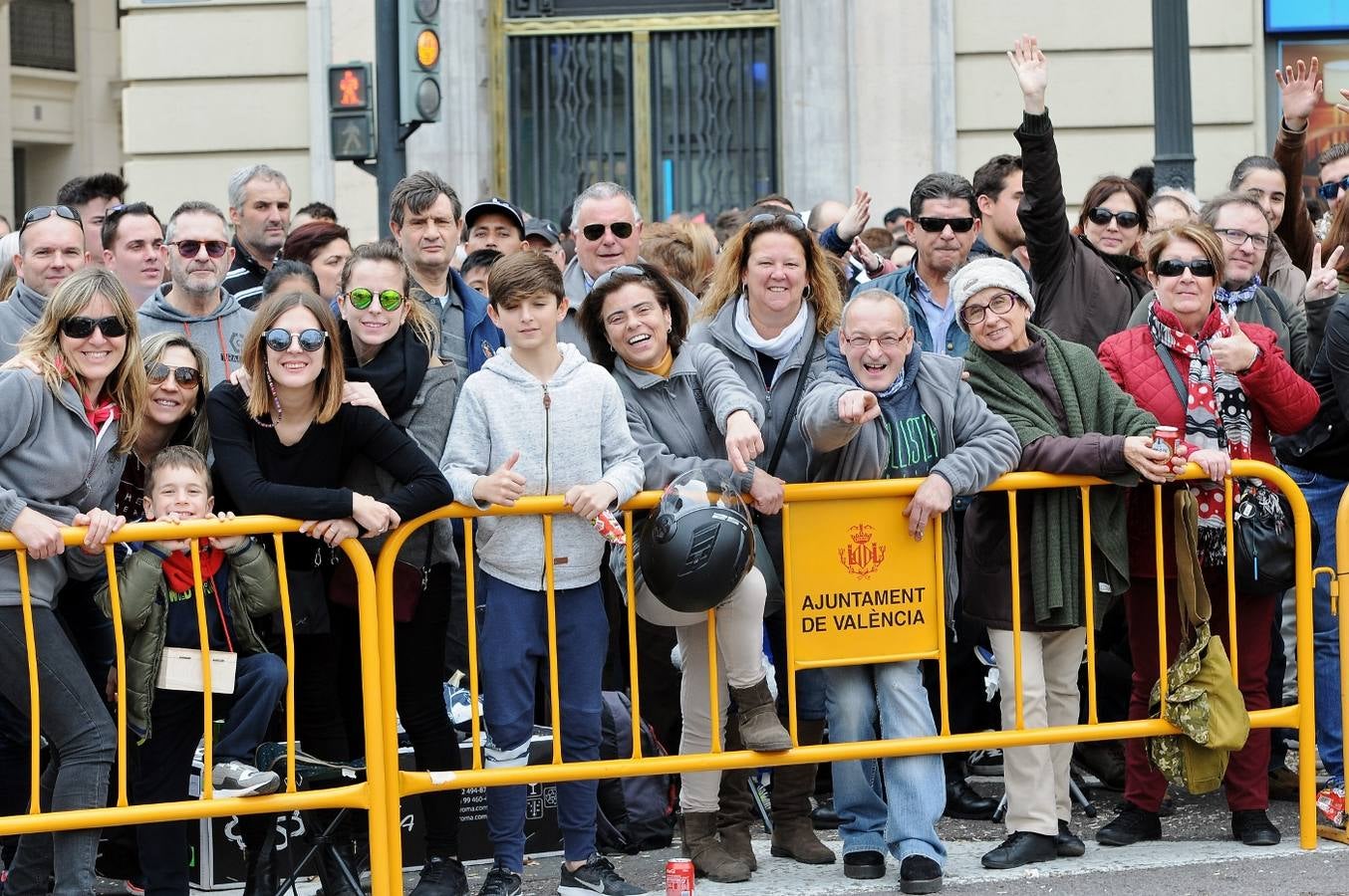 Fotos: Búscate en la mascletà de hoy, sábado 3 de marzo, disparada por Vulcano