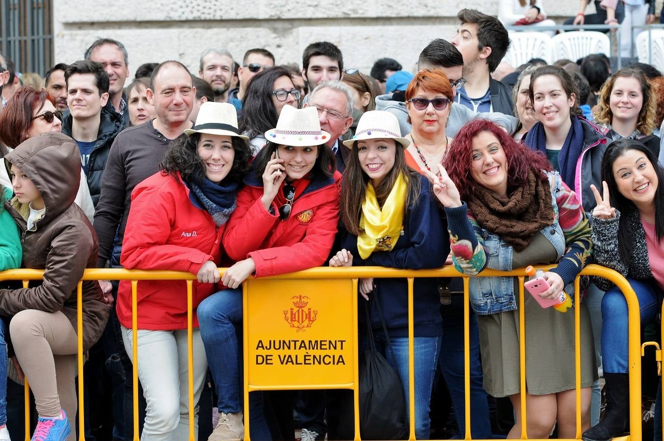 Fotos: Búscate en la mascletà de hoy, sábado 3 de marzo, disparada por Vulcano