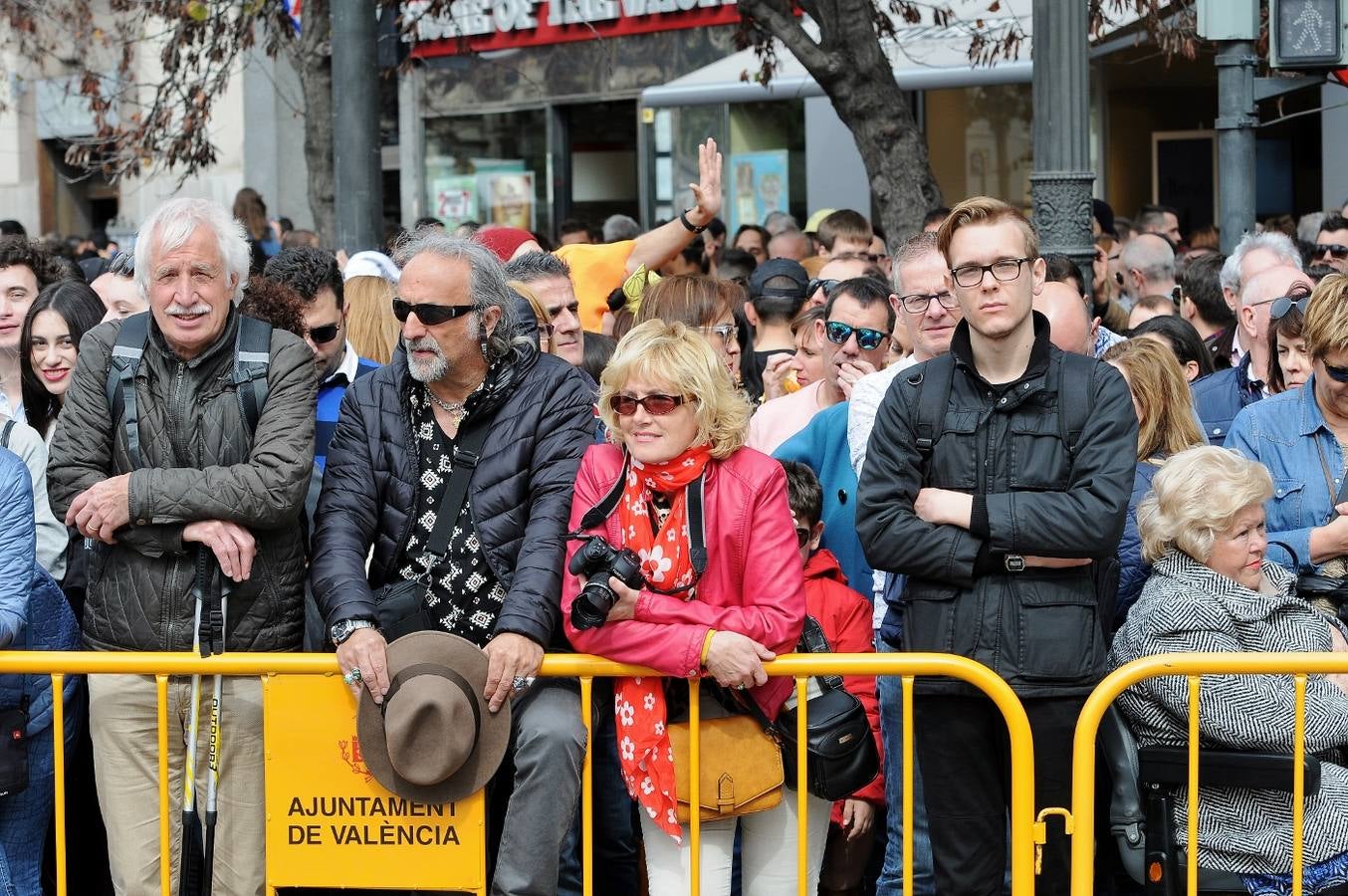 Fotos: Búscate en la mascletà de hoy, sábado 3 de marzo, disparada por Vulcano