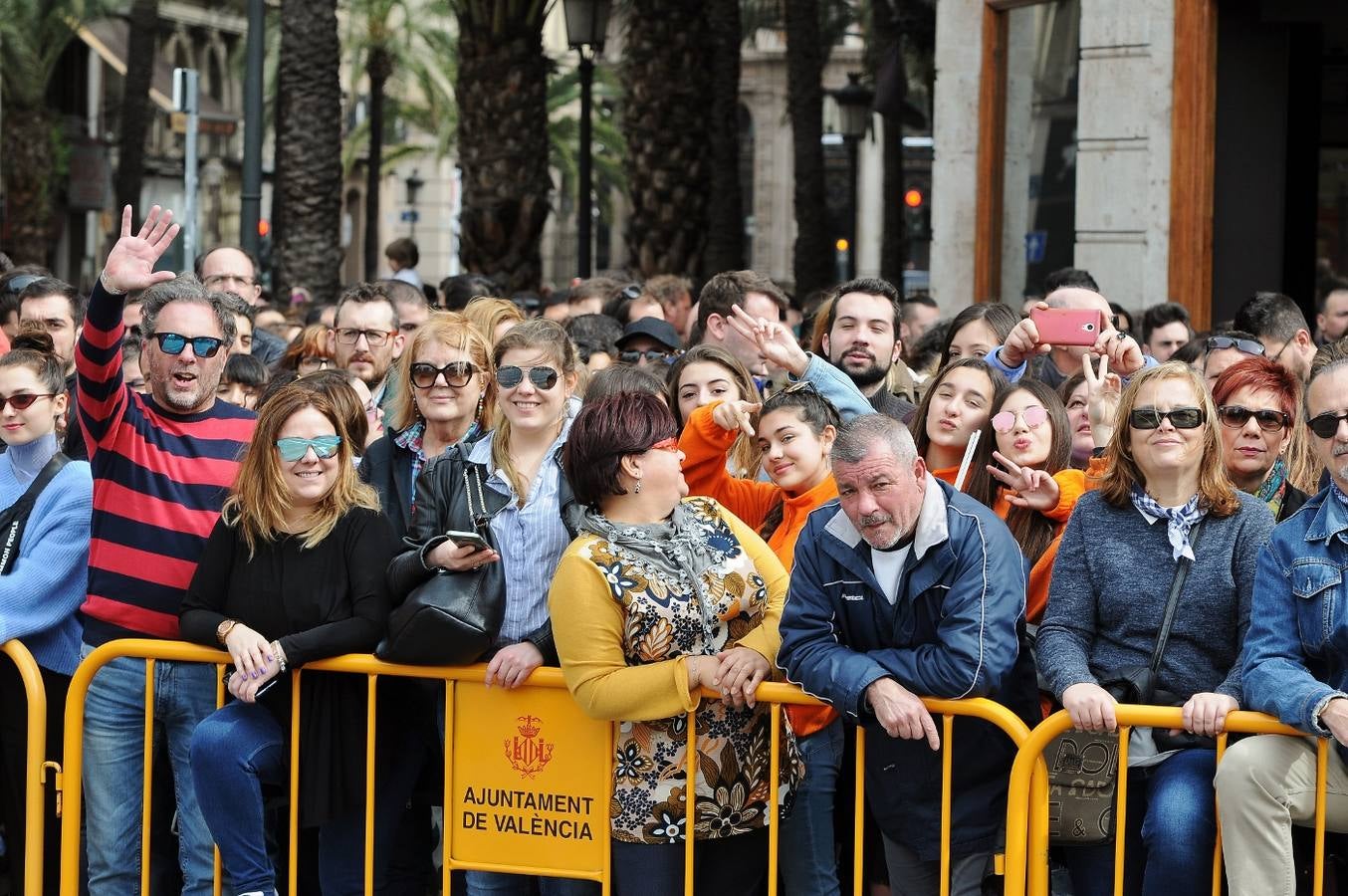 Fotos: Búscate en la mascletà de hoy, sábado 3 de marzo, disparada por Vulcano