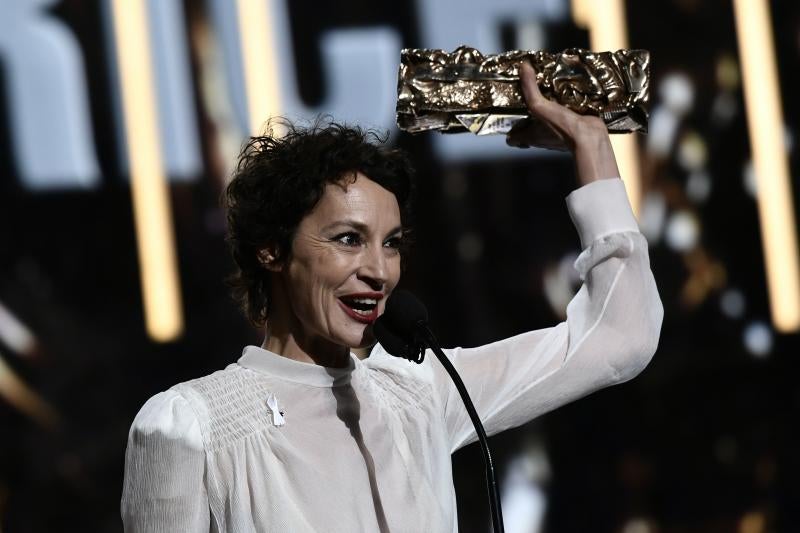 Penélope Cruz ha recibido el César de Honor del cine francés de manos de Almodovar