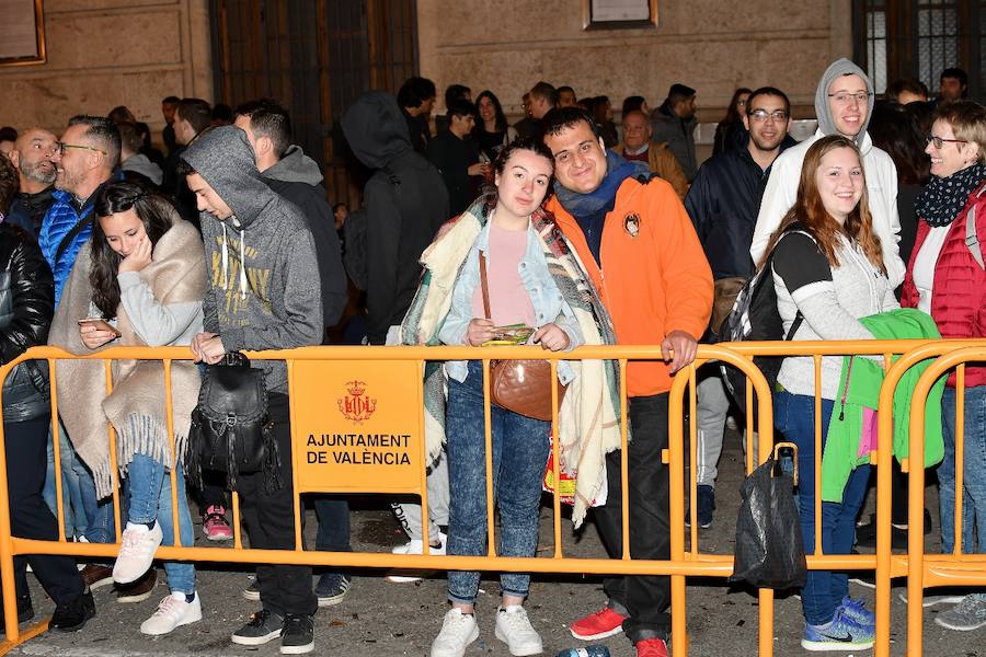 Fotos: Fotos de la mascletà de colores de pirotecnia Vulcano (3-03-2018)